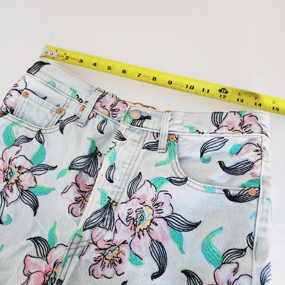 UNIQUE! LEVI'S 501 Embroidered Button Fly Cut-off Floral Denim Shorts - Picture 14 of 15